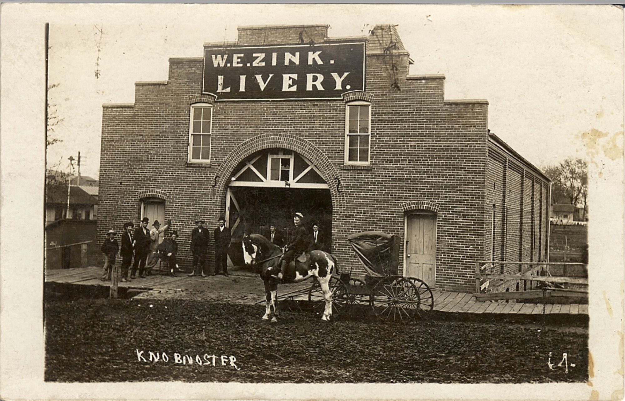 Zinkliverystablefront